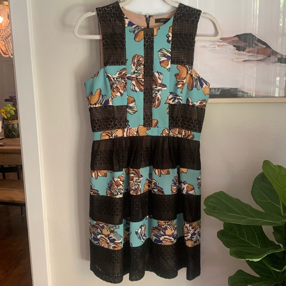 BCBGMAXAZRIA Cecile Floral Blocked Dress with lace - Picture 4 of 12